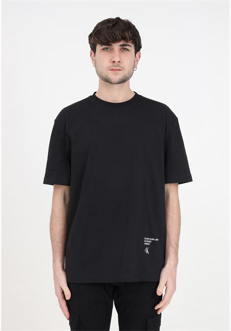 T-shirt da uomo nera con stampa Calvin Klein Stacked Modern Metals CALVIN KLEIN JEANS | T-shirt | J30J324759BEHBEH