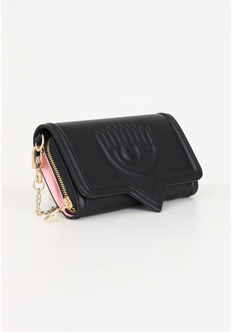 Portafoglio nero con logo in rilievo e tracolla da donna CHIARA FERRAGNI | Portafogli | 76SB5PA5ZS517899