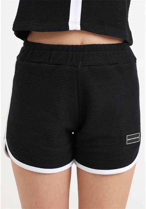 Shorts sport nero da donna con patch logo DIEGO RODRIGUEZ | Shorts | DR347NERO-BIANCO