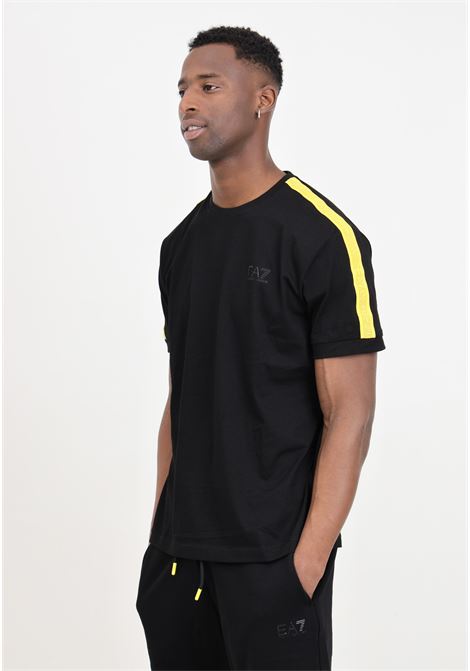 T-shirt da uomo nera con dettaglio nastro gommato sulle maniche EA7 | 3DPT35PJ02Z1200