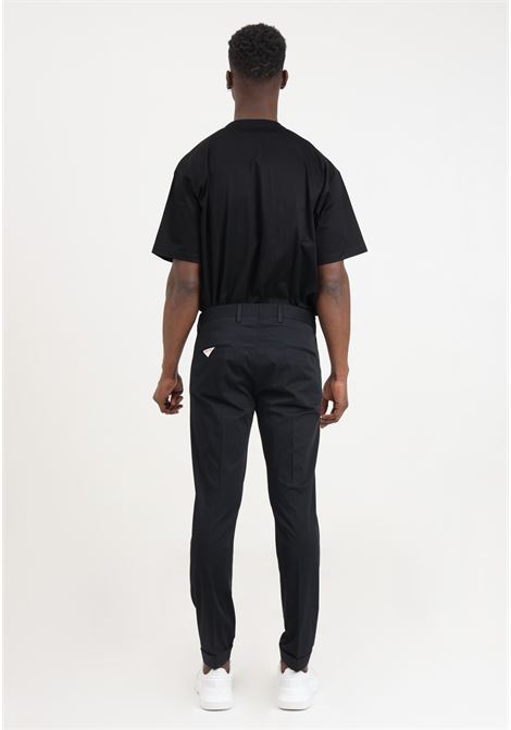 Pantaloni da uomo neri con anello decorativo sul davanti GOLDEN CRAFT | Pantaloni | GC1PSS246650D001