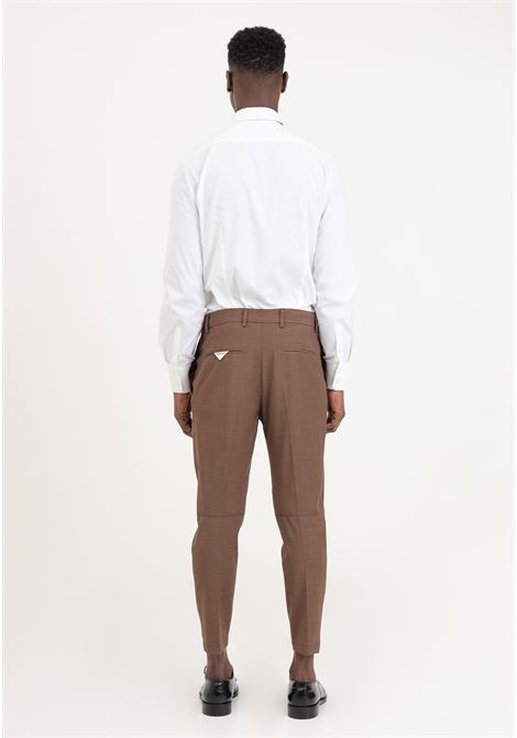 Pantaloni da uomo marroni con anello decorativo sul davanti GOLDEN CRAFT | Pantaloni | GC1PSS246658M074