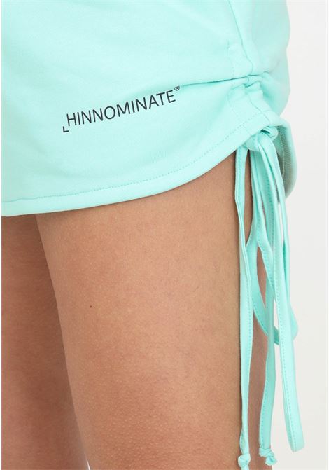 Shorts da donna verde maldive con arricciature laterali e coulisse HINNOMINATE | Shorts | HMABW00145-PTTS0032VE14