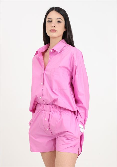 Shorts da donna rosa over con etichetta HINNOMINATE | Shorts | HMABW00233-PTTL0012RO10