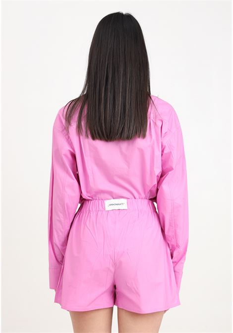 Shorts da donna rosa over con etichetta HINNOMINATE | HMABW00233-PTTL0012RO10
