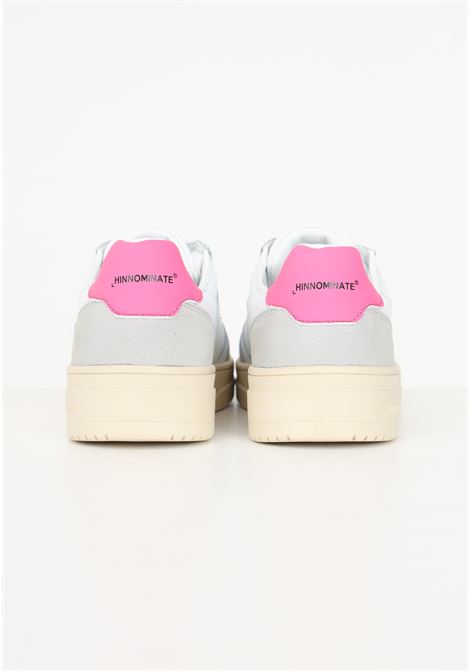 Sneakers da donna in similpelle bianche con retro fucsia HINNOMINATE | Sneakers | HMCAW00006GERANIO