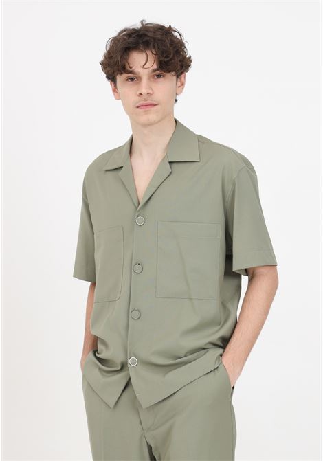 Green men's shirt with silver outline buttons I'M BRIAN | CA2883VERD