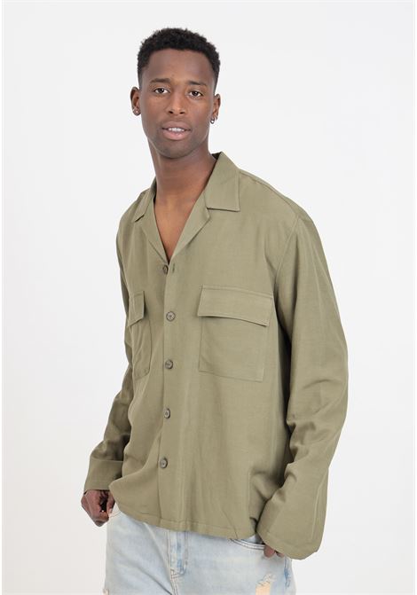 Camicia da uomo verde con tasche sul davanti I'M BRIAN | CA2899101