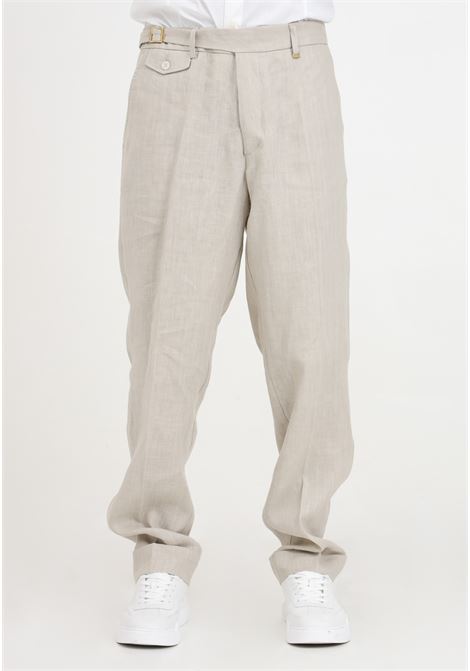 Pantaloni da uomo beige con dettaglio cinturino metallo dorato I'M BRIAN | Pantaloni | PA28320025