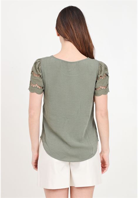 T-shirt da donna verde con ricamo sulle maniche JDY | T-shirt | 15312609Deep Lichen Green