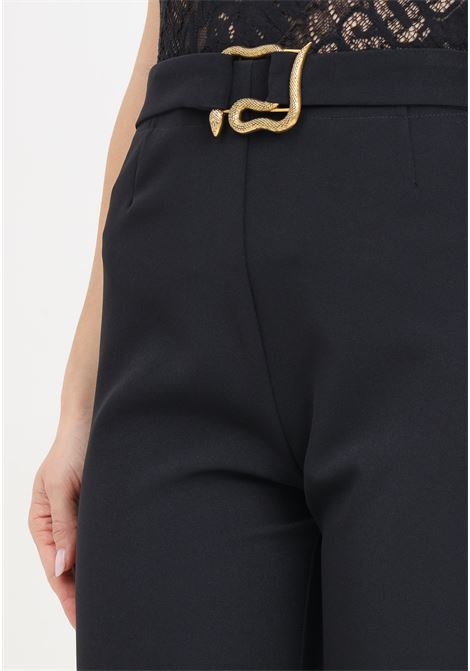 Pantaloni donna neri con fibbia serpente metallo dorato JUST CAVALLI | Pantaloni | 76PAA131N0298899