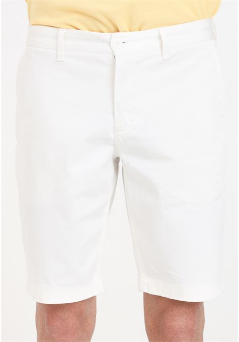 Shorts da uomo bianchi con etichetta logo sul retro LACOSTE | FH264770V