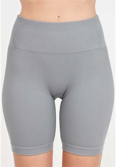 Shorts da donna color piombo patch logo LEGEA | Shorts | PCLW22020035