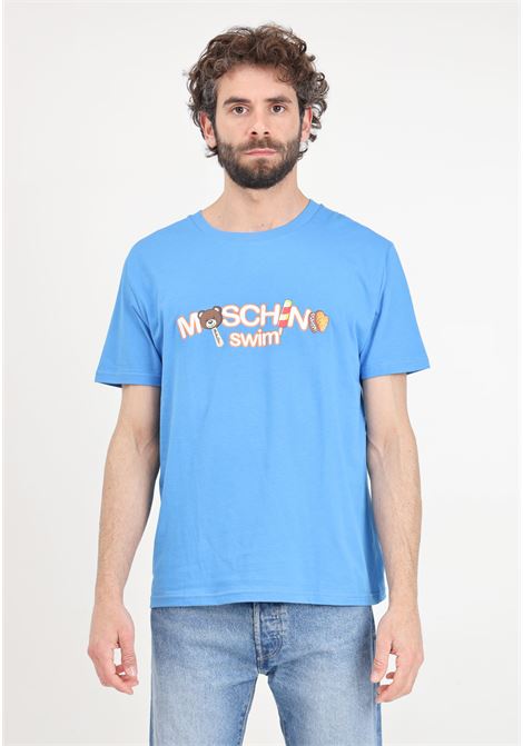 T-shirt da uomo azzurra con stampa logo sul davanti a colori MOSCHINO | A071394090318