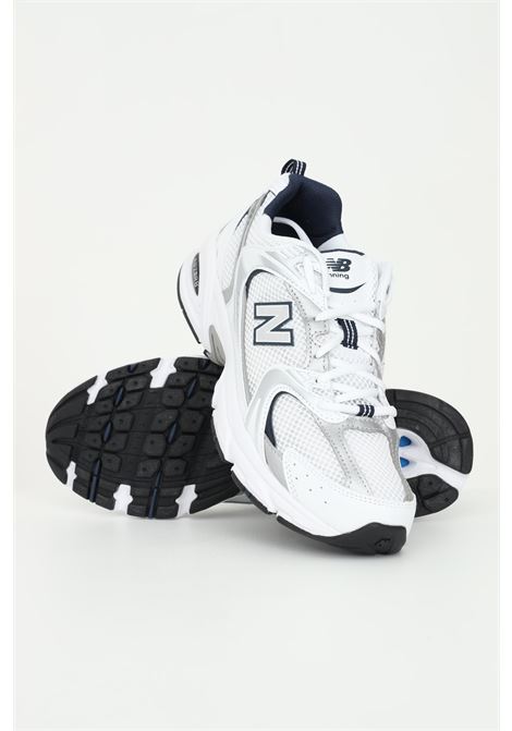 Sneakers bianche con dettagli a contrasto da uomo e donna modello 530 NEW BALANCE | NBMR530SG.