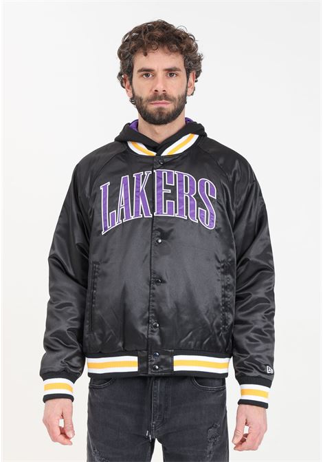 Giacca college da uomo in raso dei Los Angeles Lakers nero viola giallo NEW ERA | 60435452.