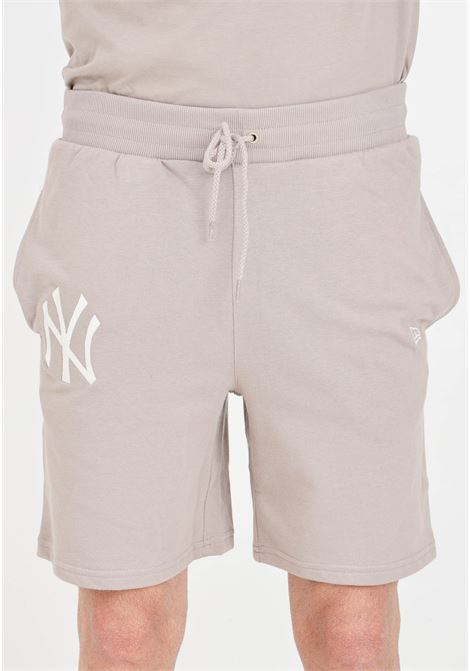 New York Yankees League Essential Brown Men's Shorts NEW ERA | 60435549.