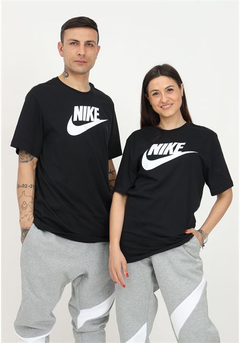 T-shirt nera per uomo e donna con stampa logo NIKE | T-shirt | AR5004010