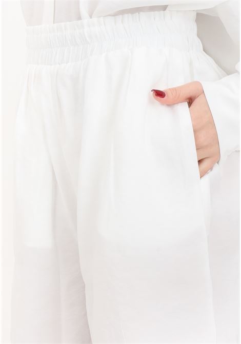 White women's shorts with gathered elastic waistband ONLY | Shorts | 15313199Cloud Dancer