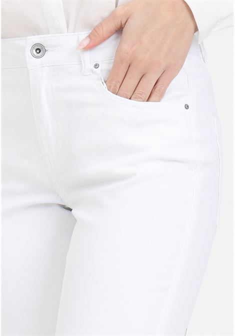 White women's jeans with logo label on the back ONLY | Jeans | 15323117Bright White