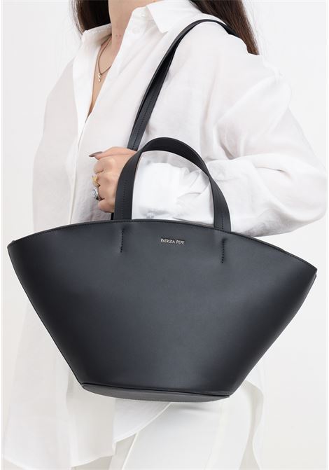 Black women's bag with minimal city silver metal logo plate PATRIZIA PEPE | 8B0092/L095K103