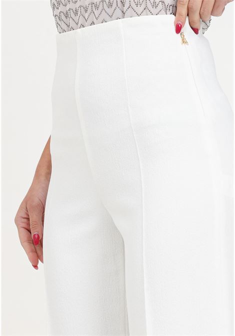 Pantaloni bianchi da donna a palazzo PATRIZIA PEPE | 8P0561/A108W146
