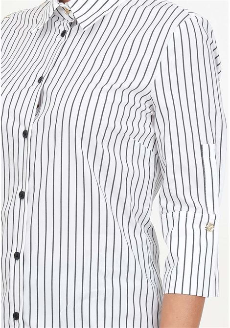 Camicia da donna a fantasia rigata bianca e nera PINKO | 103114-A1PFZZ1