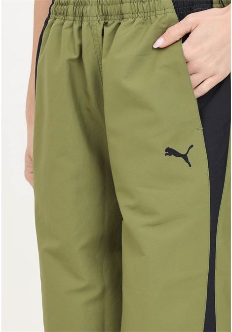 Pantaloni da donna Dare to parachute verde oliva PUMA | Pantaloni | 62557133
