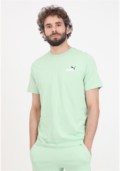 T-shirt verde da uomo Essentials+ con stampa logo piccolo PUMA | T-shirt | 67447095
