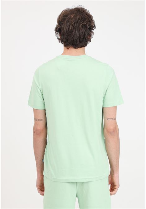 T-shirt verde da uomo Essentials+ con stampa logo piccolo PUMA | T-shirt | 67447095