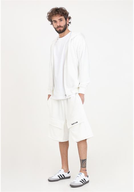 Shorts da uomo bianchi con ricamo logo a contrasto READY 2 DIE | Shorts | R2D1501