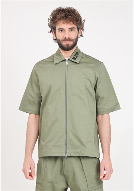 Camicia da uomo verde militare con patch logo in nero sul colletto READY 2 DIE | Camicie | R2D2303
