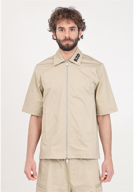Camicia da uomo beige con patch logo in nero sul colletto READY 2 DIE | Camicie | R2D2304