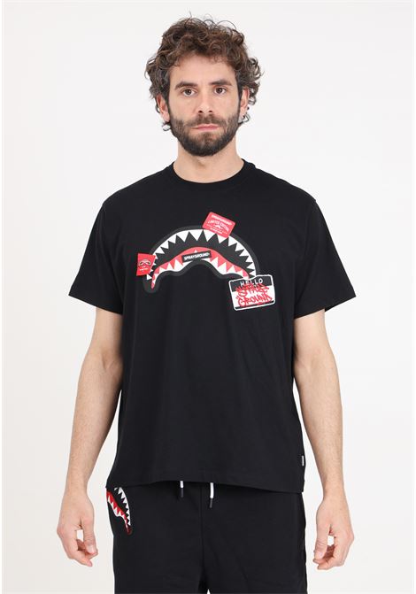T-shirt da uomo nera stampa bocca sul davanti a colori e vari patch logo SPRAYGROUND | T-shirt | SP439BLK.
