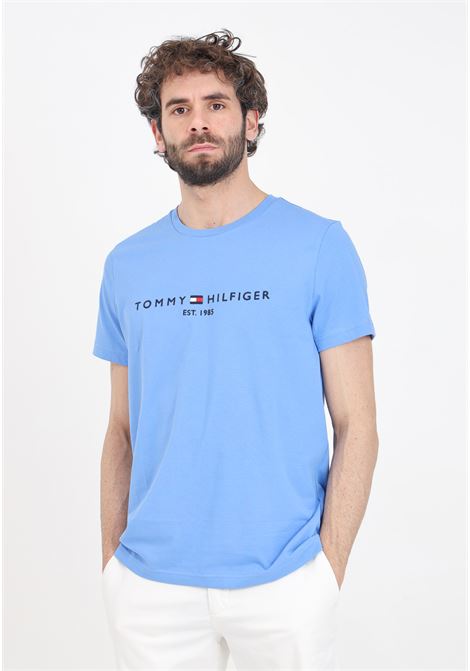 T-shirt da uomo celeste con maxi ricamo logo sul davanti TOMMY HILFIGER | T-shirt | MW0MW11797C30C30