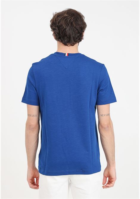T-shirt da uomo blu con maxi patch logo sul davanti TOMMY HILFIGER | T-shirt | MW0MW34423C5JC5J