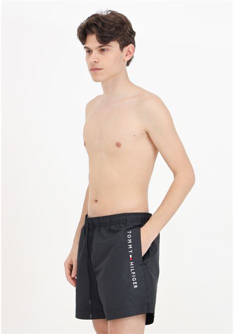 Shorts mare nero da uomo con ricamo logo TOMMY HILFIGER | Beachwear | UM0UM03258BDS