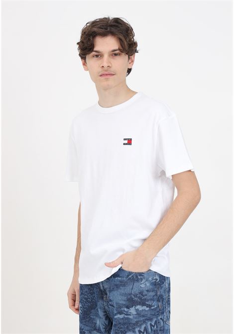 White Reg Badge Tee Text Men's T-Shirt TOMMY JEANS | T-shirt | DM0DM17995YBRYBR