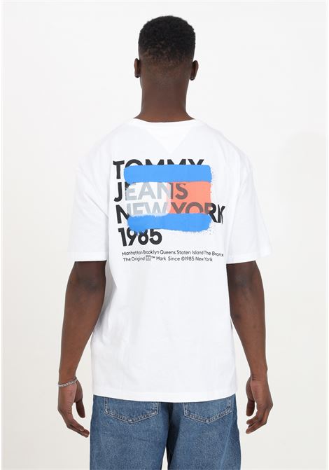 T-shirt da uomo bianca mezza manica con logo TOMMY JEANS | DM0DM18271YBRYBR