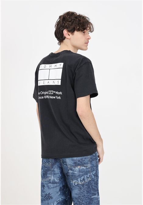 T-shirt da uomo nera Reg Essential Cb Flag Tee TOMMY JEANS | T-shirt | DM0DM18592BDSBDS