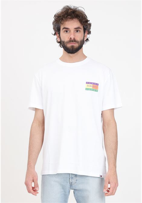 T-shirt da uomo bianca con maxi stampa logo a colori sul retro TOMMY JEANS | DM0DM19171YBRYBR