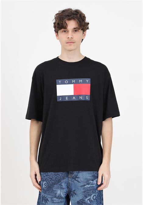 T-shirt da uomo nera con stampa logo Skate Flag Tee TOMMY JEANS | T-shirt | DM0DM19555BDSBDS
