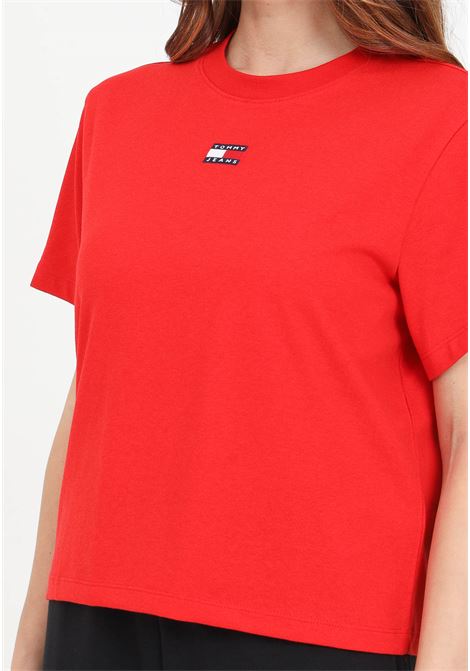 T-shirt rossa da donna con logo TOMMY JEANS | DW0DW17391XNLXNL